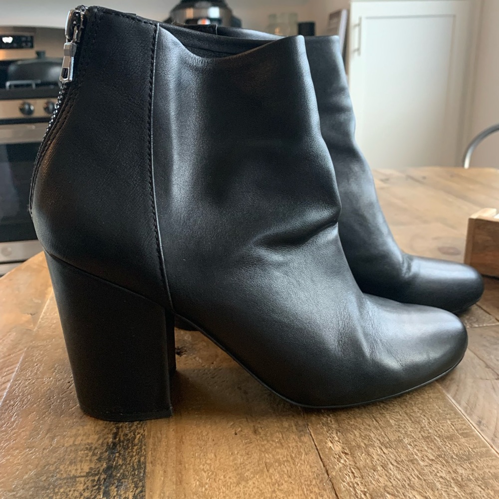 Steve Madden Star Leather Bootie Black 10